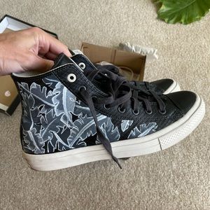 Custom painted converse all star